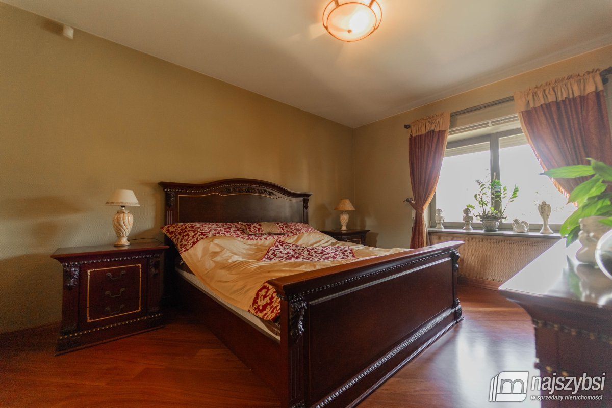 Goleniów- stylowa rezydencja z potencjałem inwesty (11)