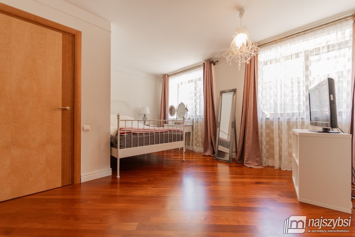 Goleniów- stylowa rezydencja z potencjałem inwesty (21)