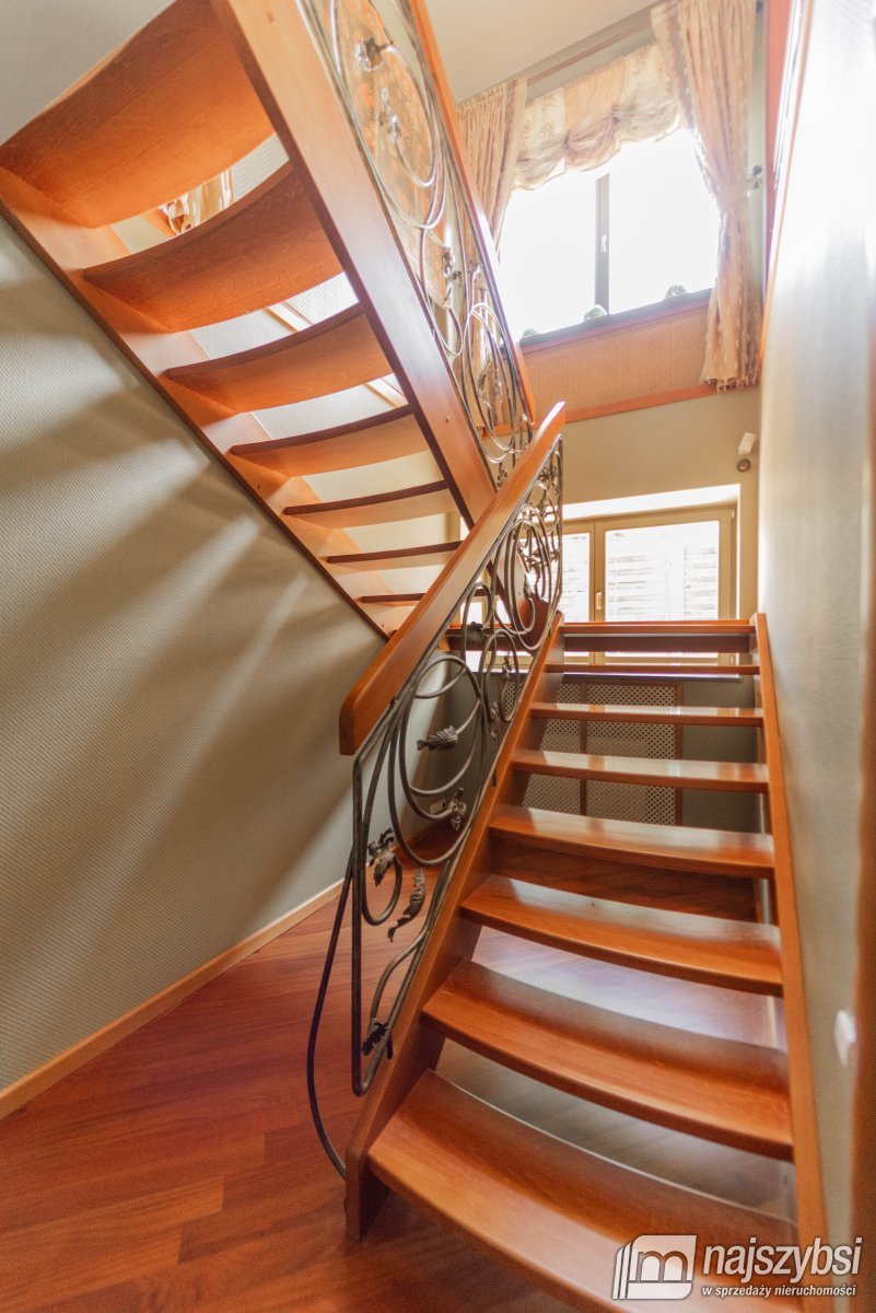 Goleniów- stylowa rezydencja z potencjałem inwesty (22)