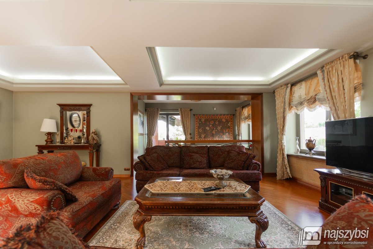 Goleniów- stylowa rezydencja z potencjałem inwesty (3)