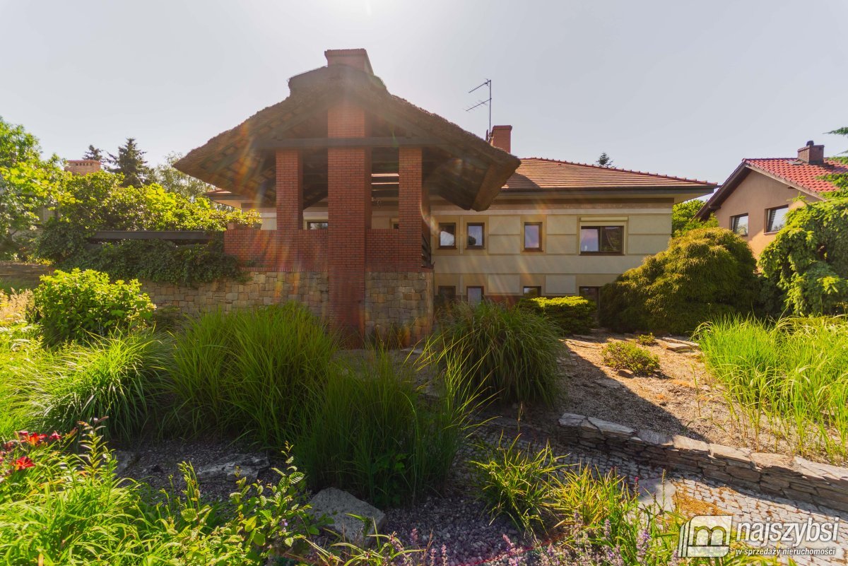 Goleniów- stylowa rezydencja z potencjałem inwesty (34)