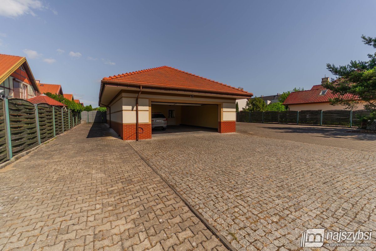 Goleniów- stylowa rezydencja z potencjałem inwesty (36)