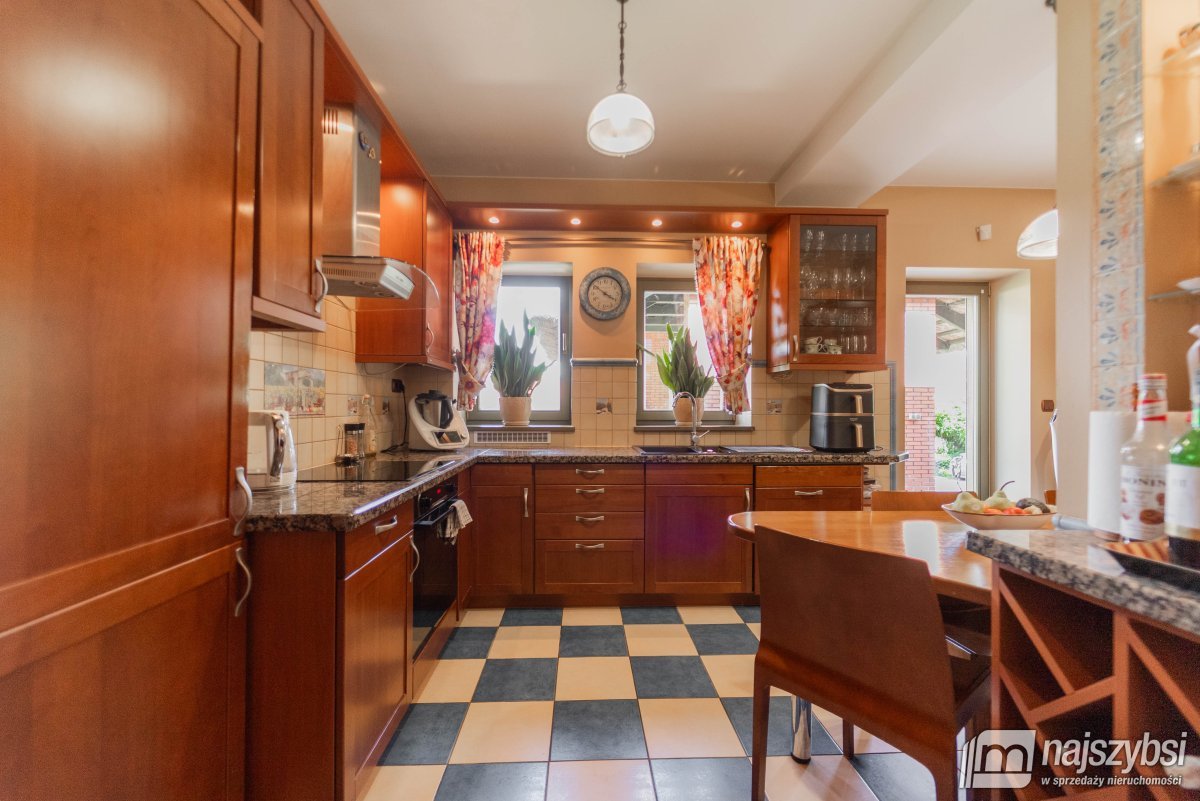 Goleniów- stylowa rezydencja z potencjałem inwesty (8)