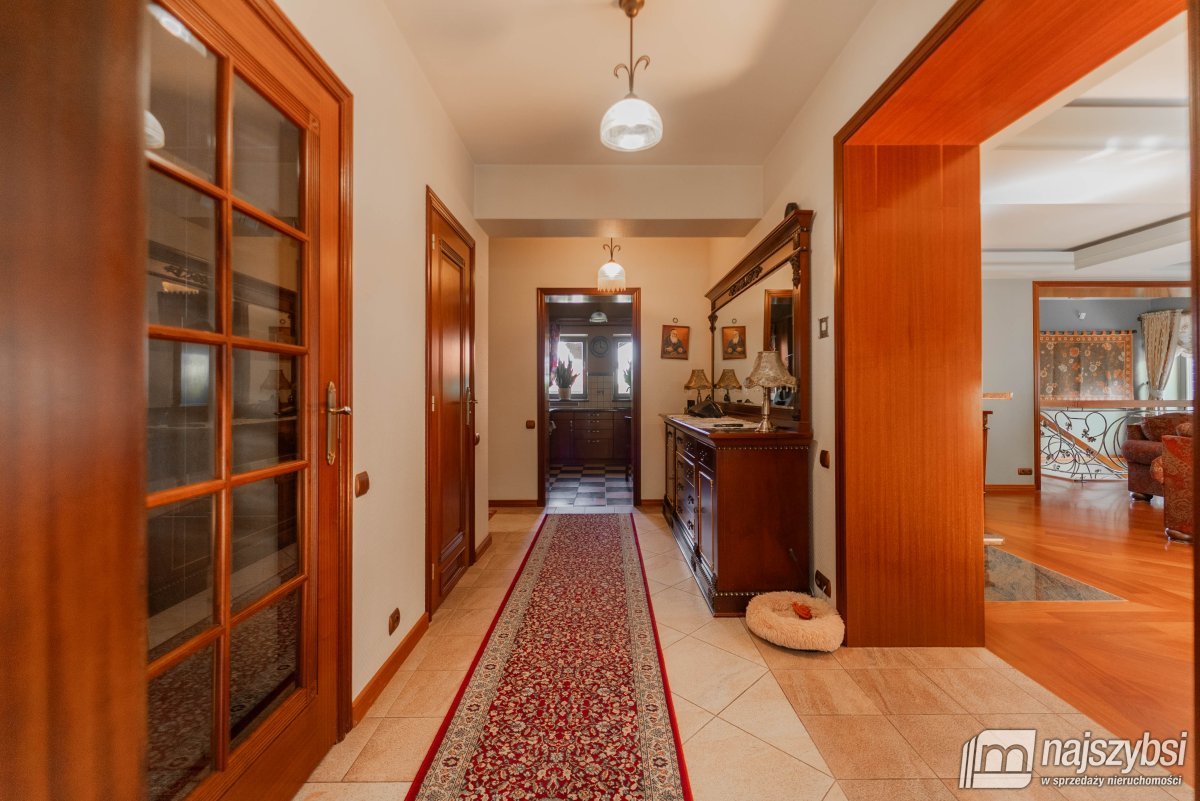 Goleniów- stylowa rezydencja z potencjałem inwesty (9)