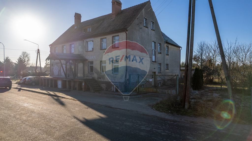 OKAZJA! Budynek z rampą, 350 m od jeziora! (2)