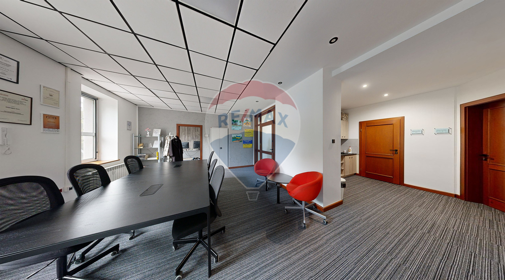 Lokal biurowy 142,48 m2 z dużym potencjałem! (3)