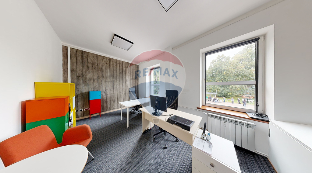 Lokal biurowy 142,48 m2 z dużym potencjałem! (9)