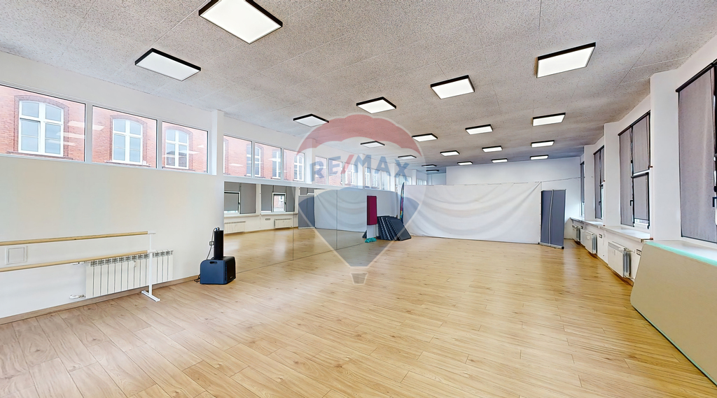 Lokal biurowy 144,41 m2 - open space! (1)