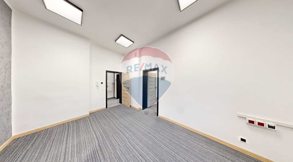 Lokal biurowy 38,18 m2 z potencjałem! (1)