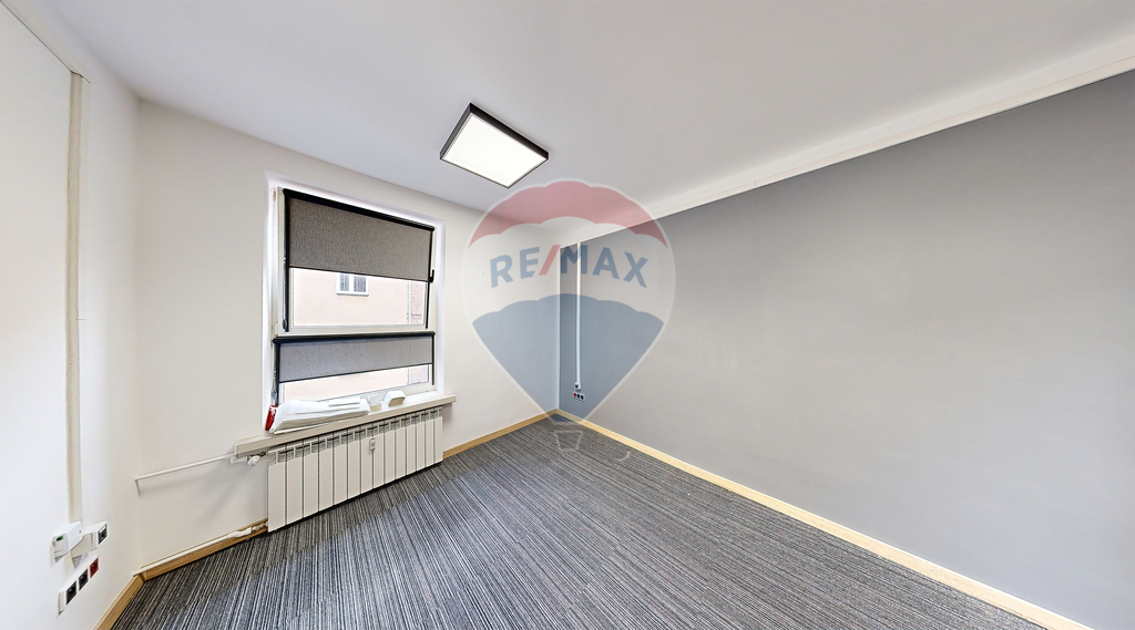 Lokal biurowy 14,38 m2 na II piętrze biurowca! (3)