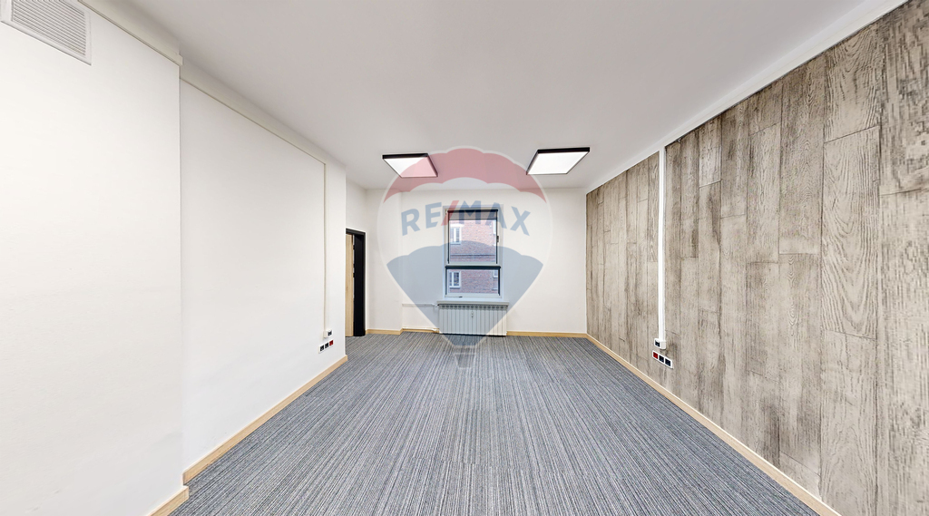 Lokal biurowy 14,38 m2 na II piętrze biurowca! (1)