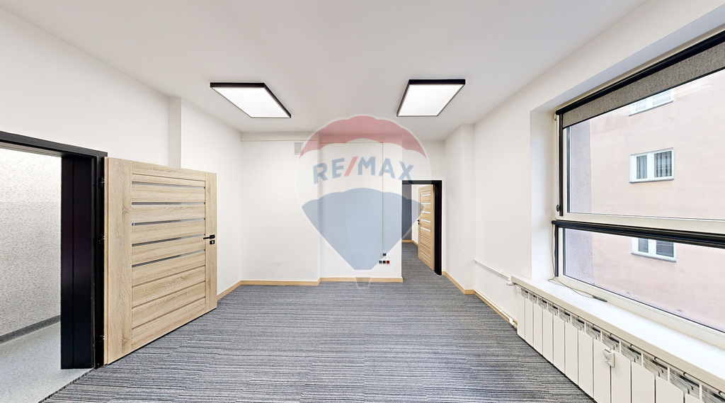 Lokal biurowy 14,38 m2 na II piętrze biurowca! (3)