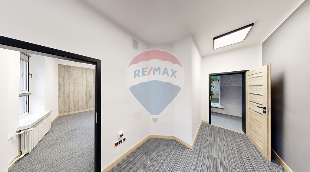 Lokal biurowy 14,38 m2 na II piętrze biurowca! (6)