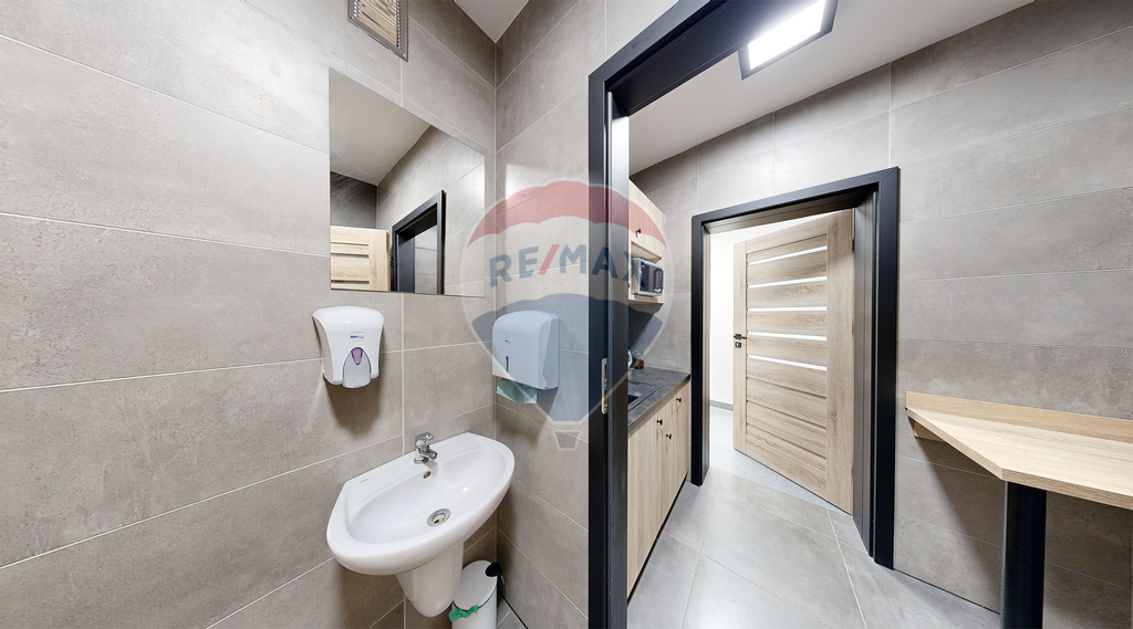 Lokal biurowy 32,08 m2 na III piętrze biurowca! (8)