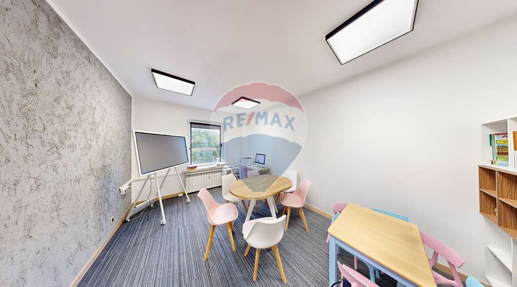 Lokal biurowy 16,17 m2 na III piętrze biurowca! (1)