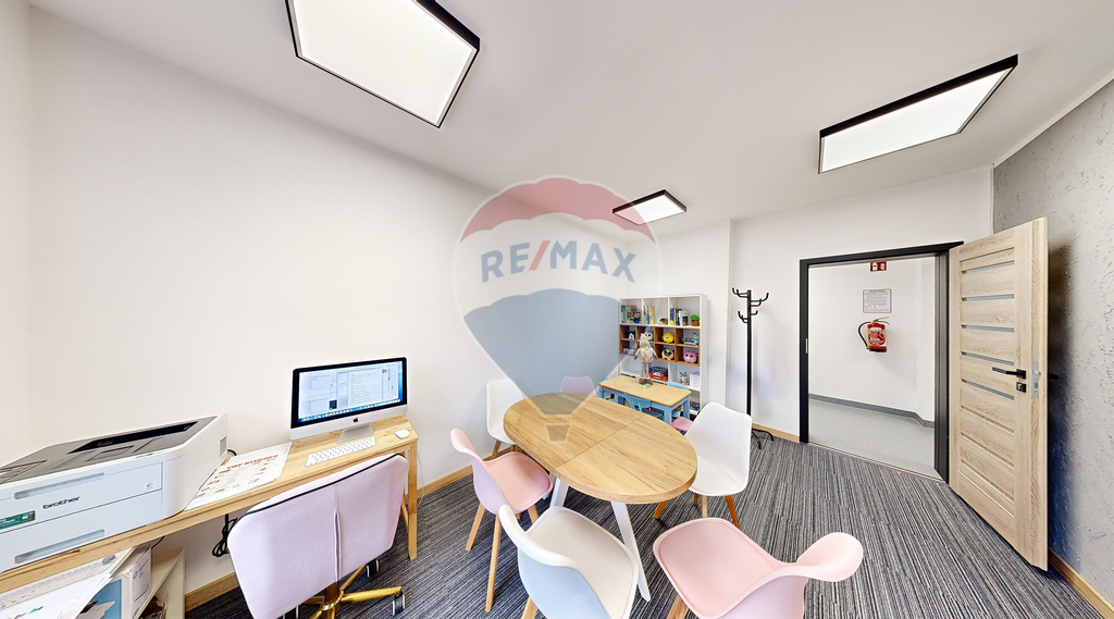Lokal biurowy 16,17 m2 na III piętrze biurowca! (2)