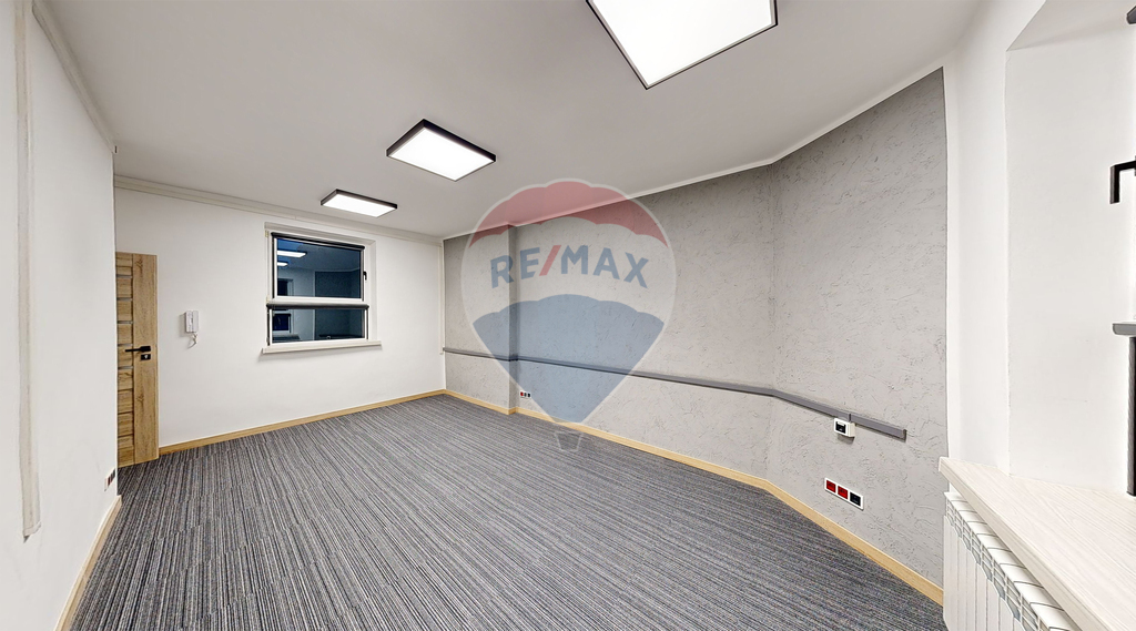 Lokal biurowy 42,78 m2 na III piętrze biurowca! (1)