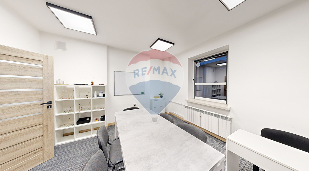 Lokal biurowy 17,07 m2 na III piętrze biurowca! (1)