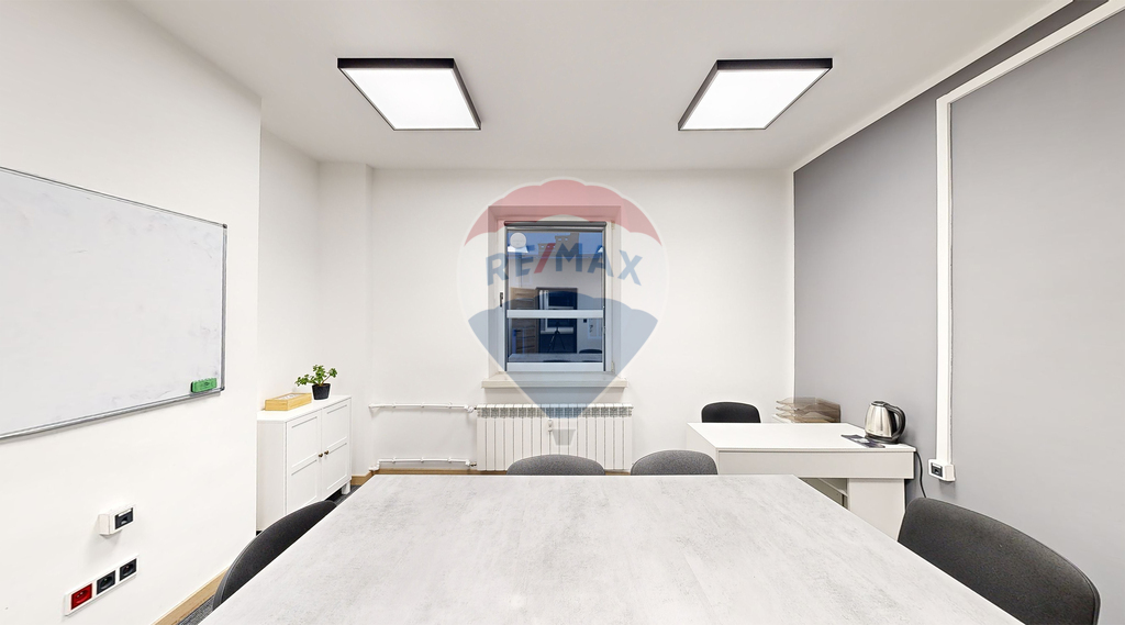 Lokal biurowy 17,07 m2 na III piętrze biurowca! (3)