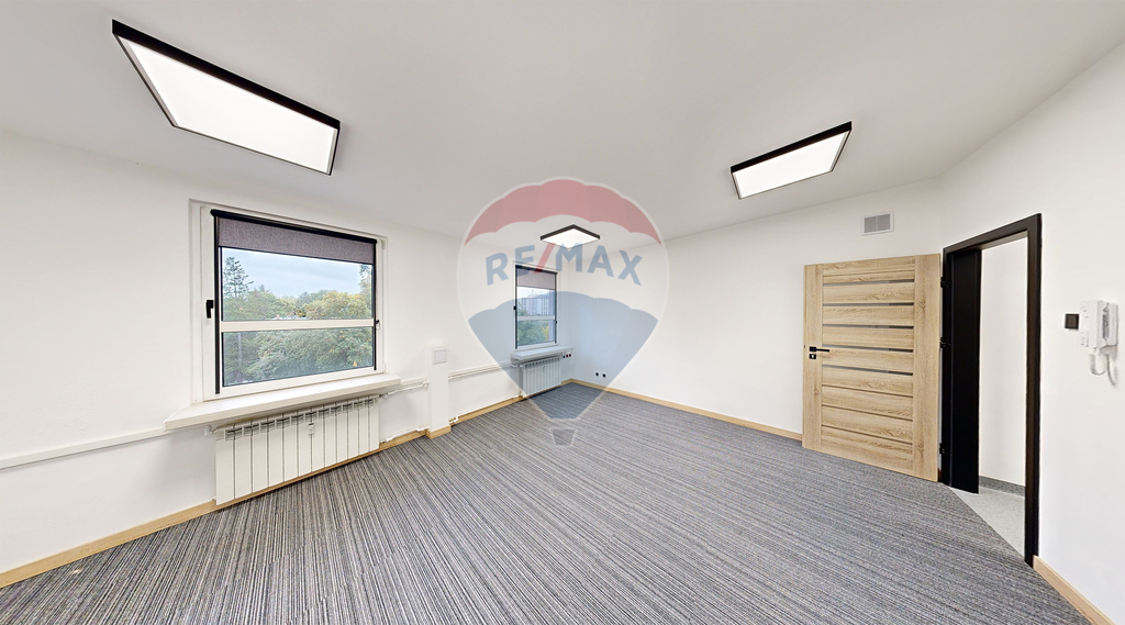 Lokal biurowy 16,89 m2 na IV piętrze biurowca! (1)