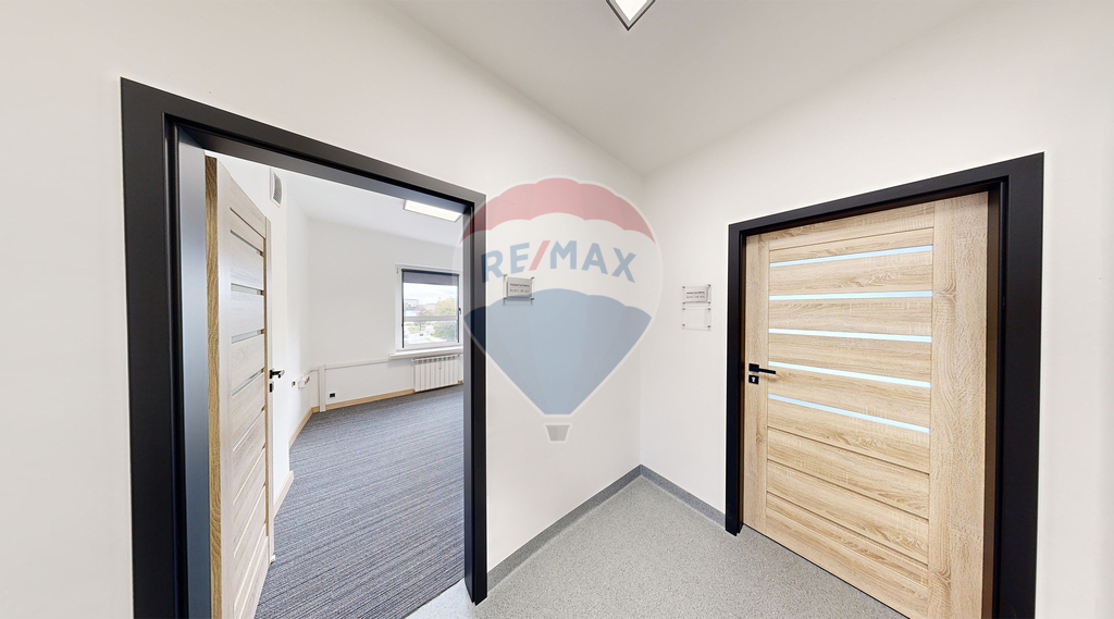 Lokal biurowy 16,89 m2 na IV piętrze biurowca! (5)