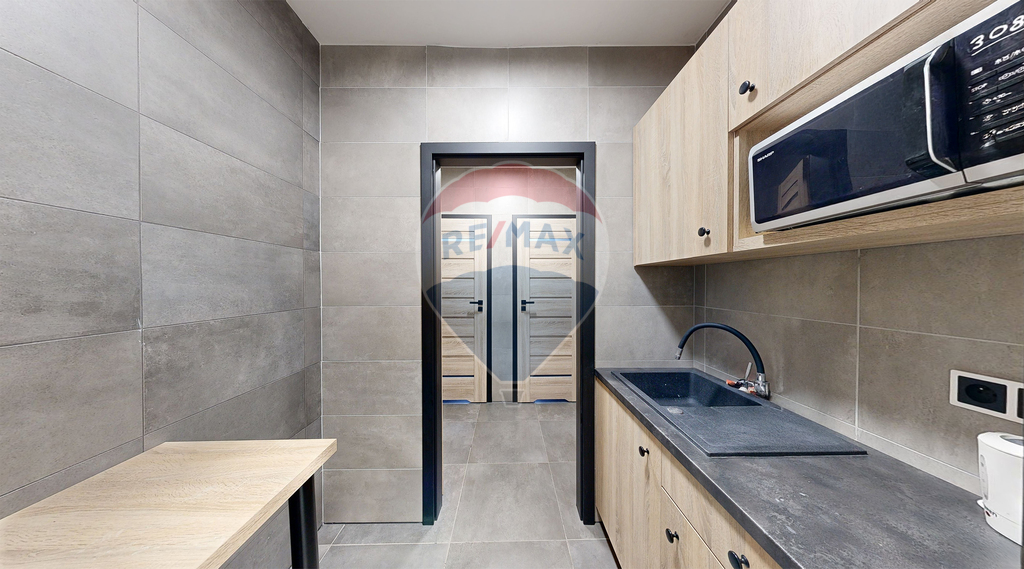 Lokal biurowy 16,89 m2 na IV piętrze biurowca! (11)