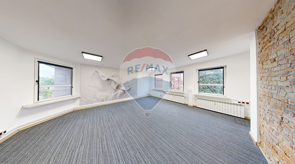 Lokal biurowy 37,85 m2 na IV piętrze biurowca! (1)