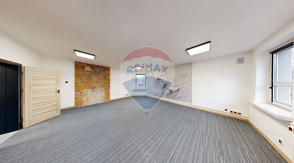 Lokal biurowy 37,85 m2 na IV piętrze biurowca! (2)
