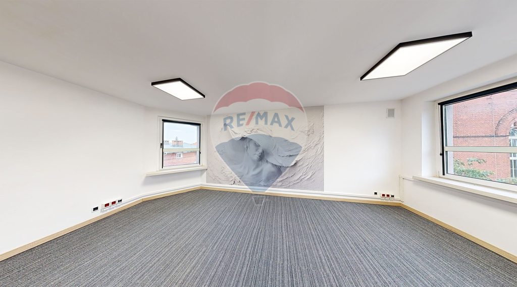 Lokal biurowy 37,85 m2 na IV piętrze biurowca! (5)