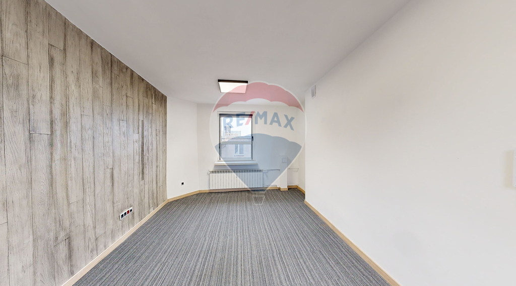 Lokal biurowy 20,42 m2 na IV piętrze biurowca! (2)