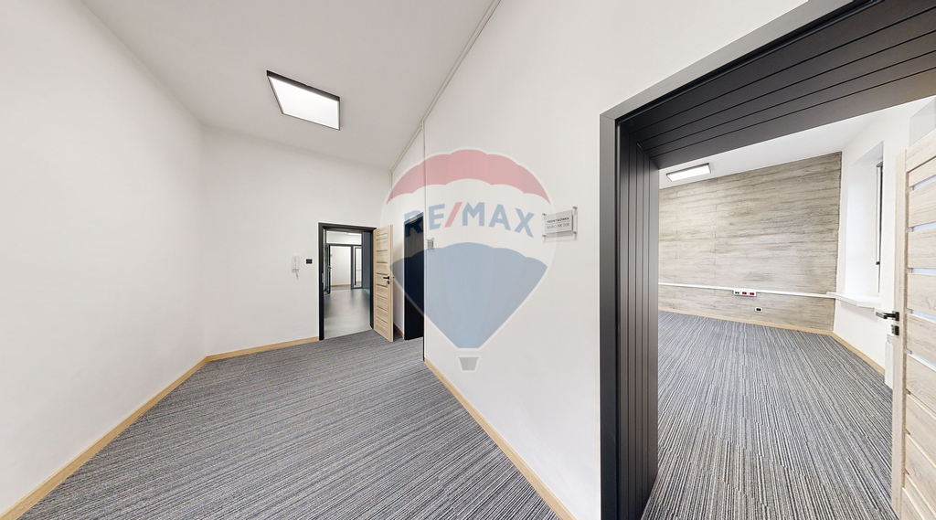 Lokal biurowy 48,80 m2 z dużym potencjałem! (2)