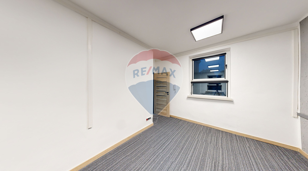 Lokal biurowy 42,78 m2 na III piętrze biurowca! (4)