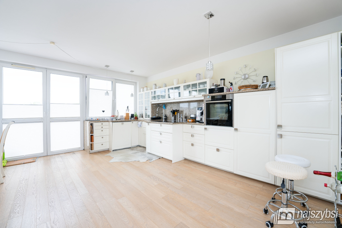 KOŁOBRZEG-MIESZKANIE 118m2 2 TARASY WIDOK NA MORZE (8)