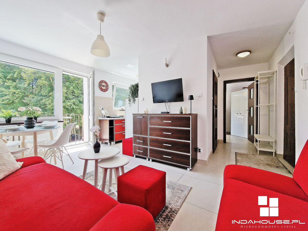 M2, 2 pokojowe nad morzem. I p., balkon. Podczele (1)