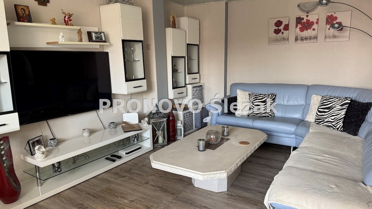 Klimatyczne 55m z widokiem na Ostrów Tumski. (2)