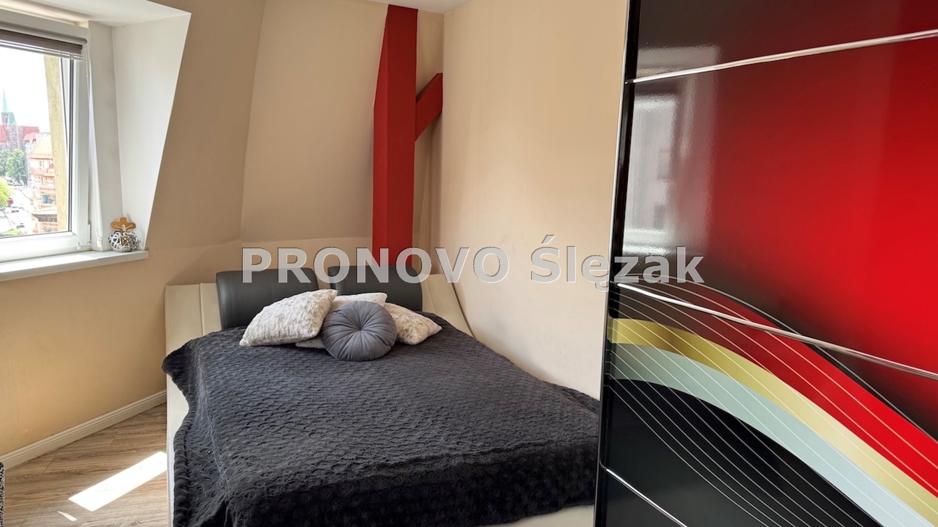 Klimatyczne 55m z widokiem na Ostrów Tumski. (7)