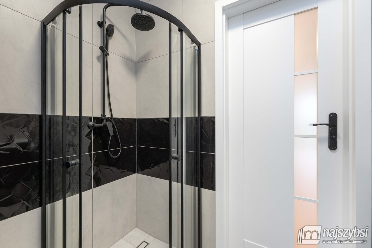 Kołobrzeg-2pok43,44m2 z miejscem post. i ogródkiem (10)