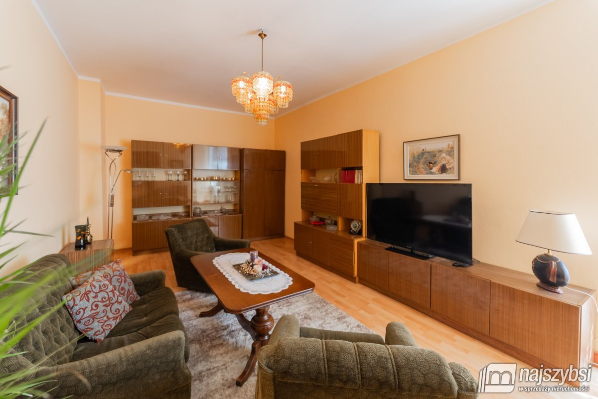 Świnoujście - mieszkanie w kamienicy z potencjałem (6)