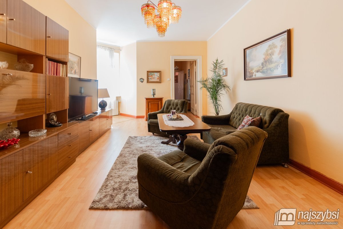 Świnoujście - mieszkanie w kamienicy z potencjałem (7)