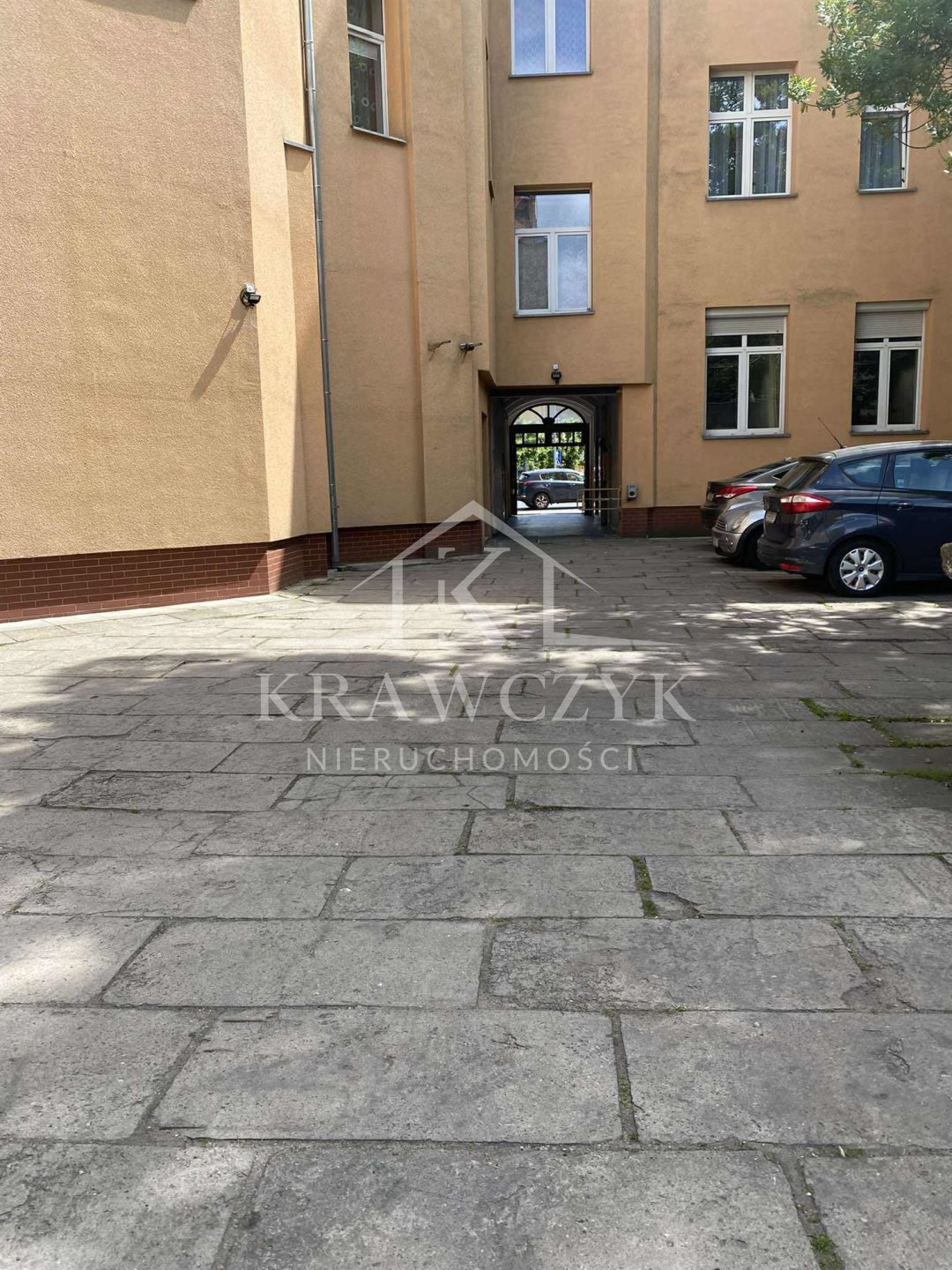 Garaż 15 m2 - Centrum, ul. Plac Lotników (4)