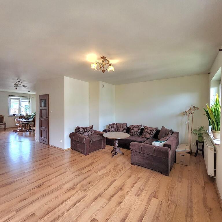 Przestronne 4 pokoje z balkonem i garażem. (2)