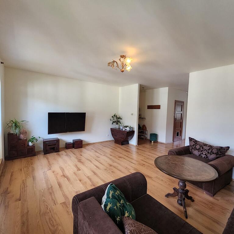 Przestronne 4 pokoje z balkonem i garażem. (3)