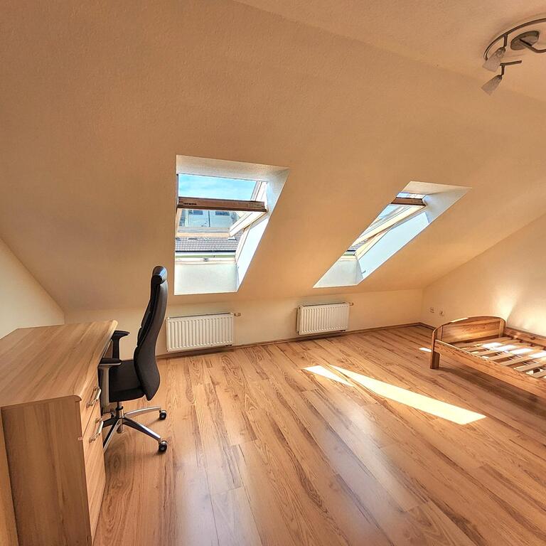 Przestronne 4 pokoje z balkonem i garażem. (8)