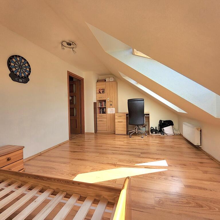 Przestronne 4 pokoje z balkonem i garażem. (9)