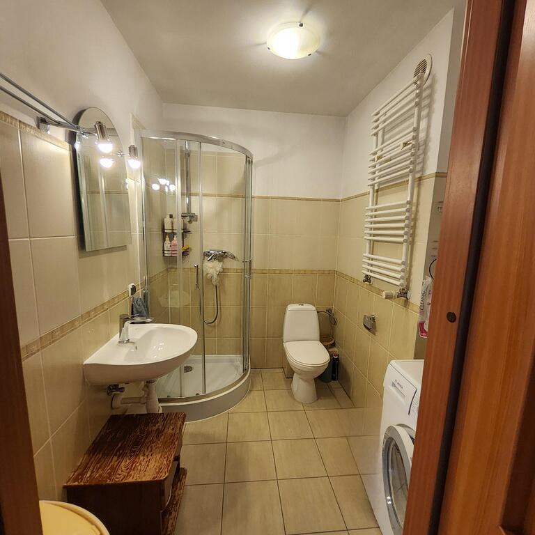 Przestronne 4 pokoje z balkonem i garażem. (13)