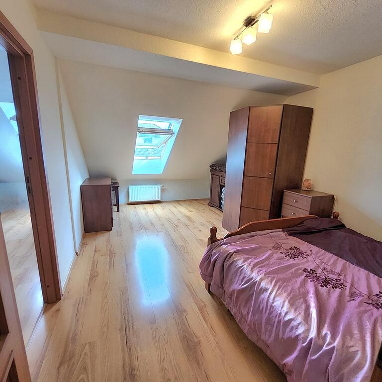 Przestronne 4 pokoje z balkonem i garażem. (10)