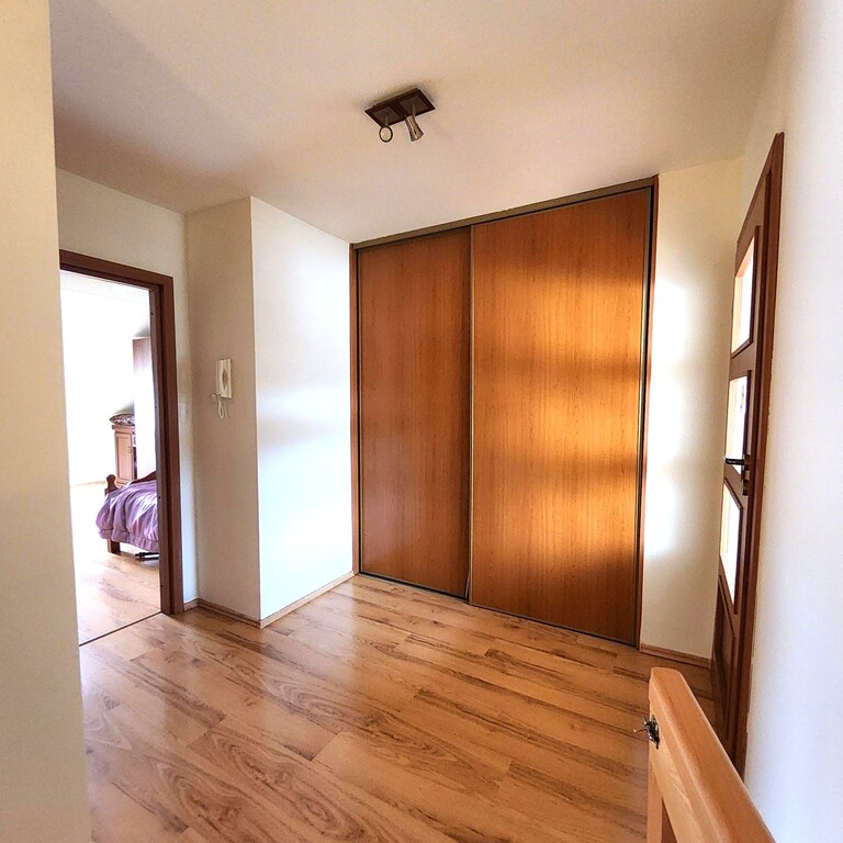 Przestronne 4 pokoje z balkonem i garażem. (12)