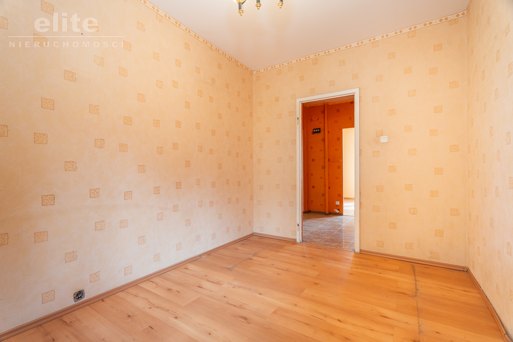 3 pokoje, duży balkon, piwnica (10)