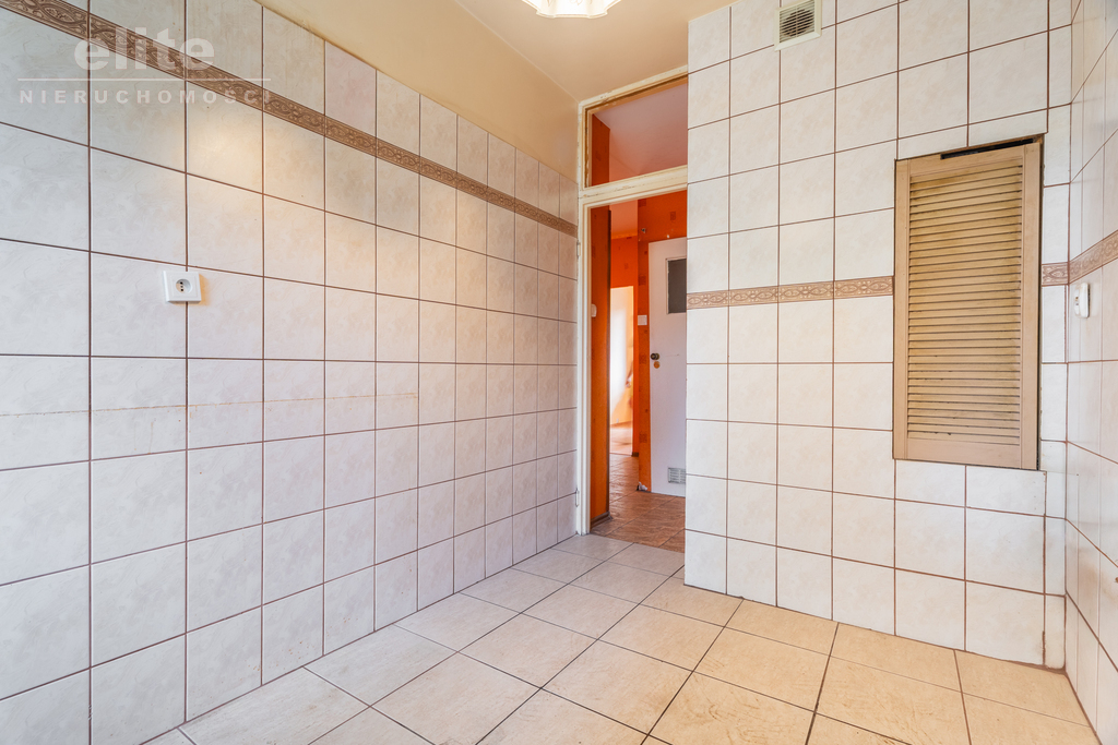 3 pokoje, duży balkon, piwnica (14)