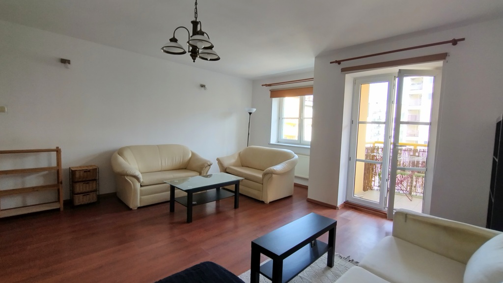 Przestronne 3 pokoje, centrum, garaż (4)